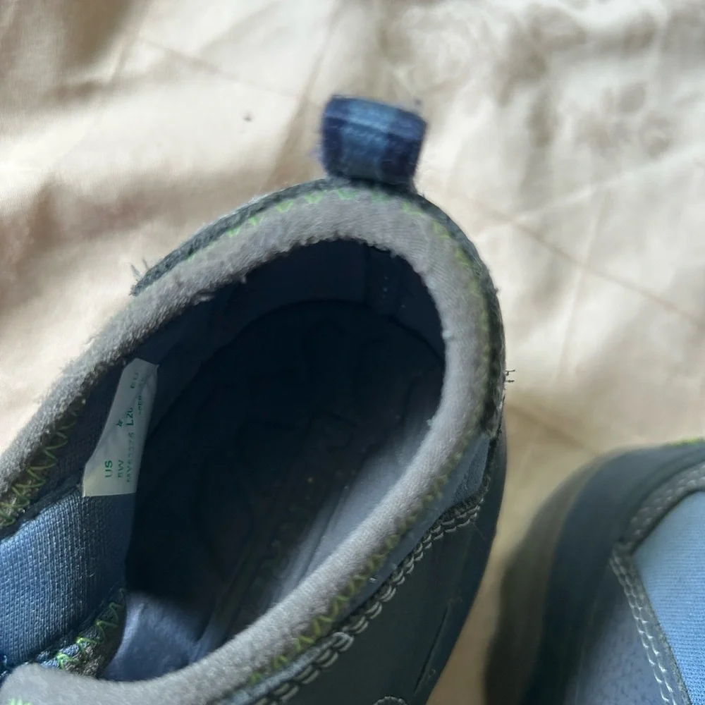 Merrill Boy’s Hydro Hiker Sandal (MY53375). Size Youth 5W. Navy/lime green.